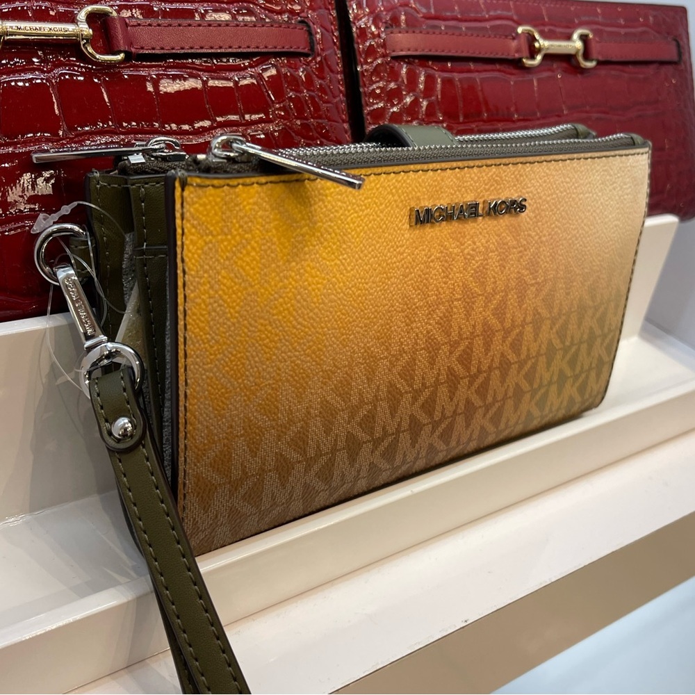 MICHAEL KORS Jet Set Lg Ombré Signature Logo Double Zip Wristlet Wallet 
Olive